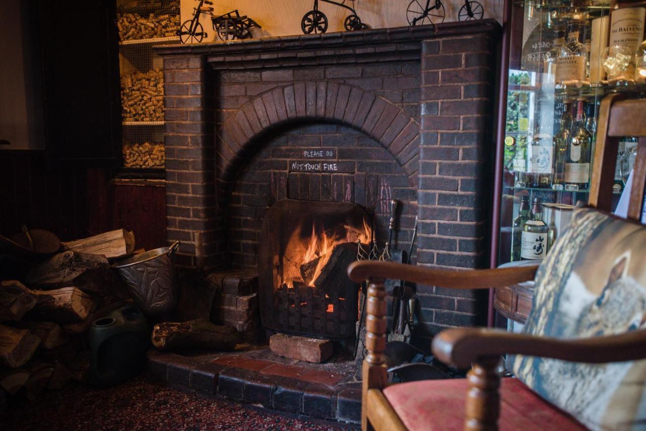 The Royal Arms Hotel Sutton Cheney Ngoại thất bức ảnh